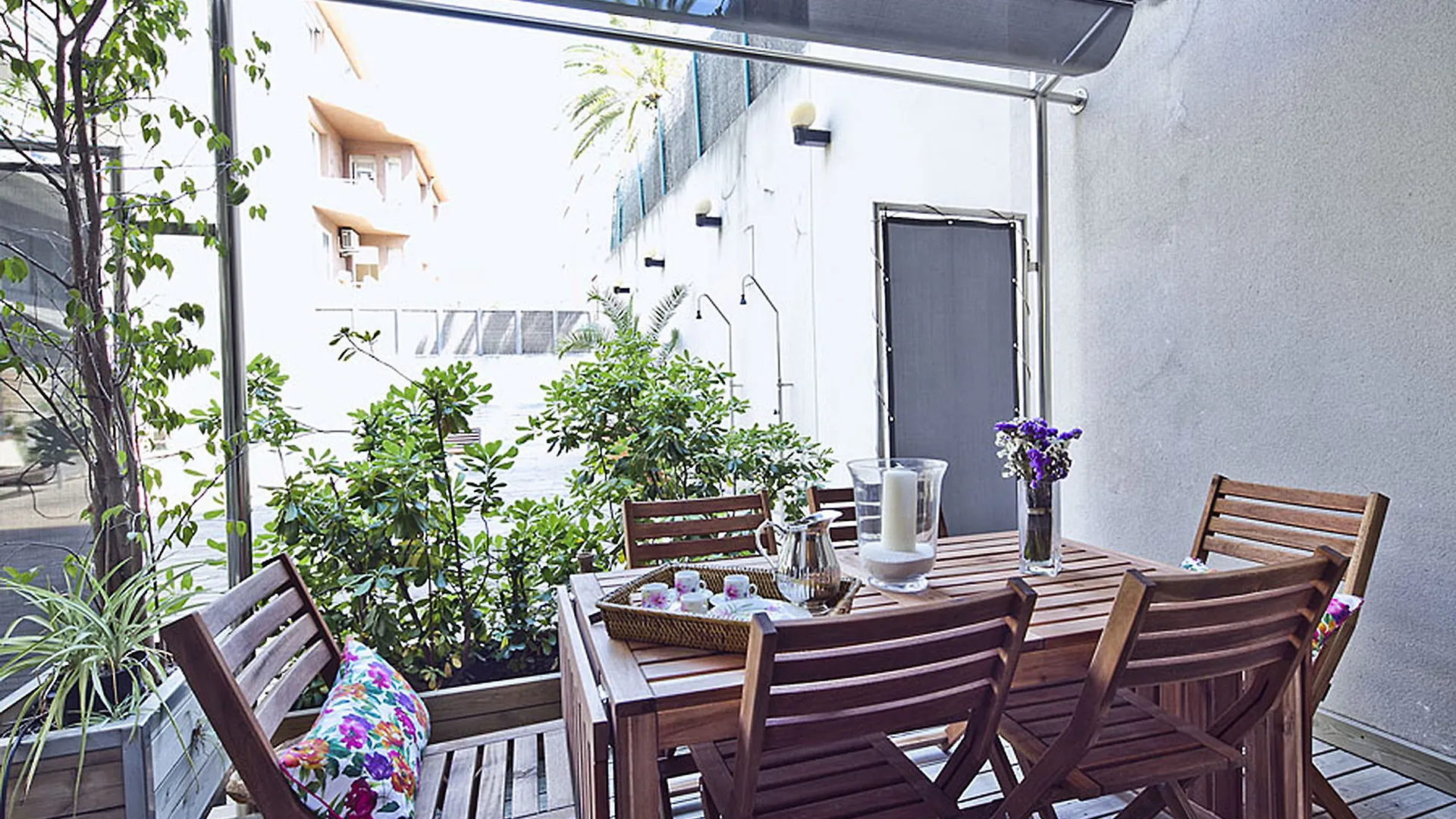 My Space Barcelona Pool Center Hiszpania