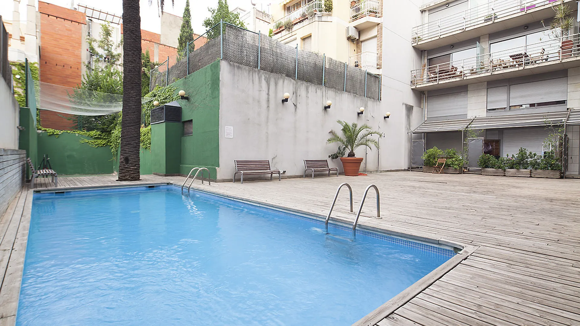 My Space Barcelona Pool Center 0*,  Hiszpania